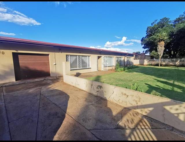 4 BEDROOM HOUSE FOR SALE IN MEYERTON CENTRAL